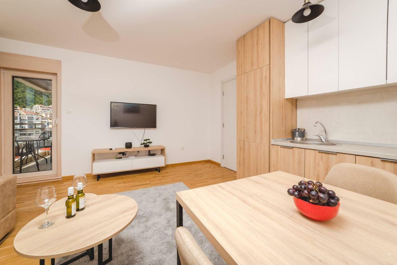 Blue Marlin Apartments 부드바 외부 사진