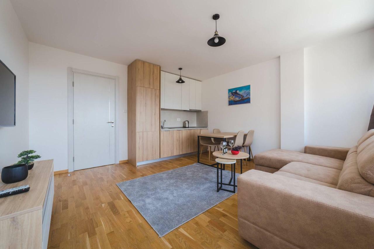 Blue Marlin Apartments 부드바 외부 사진